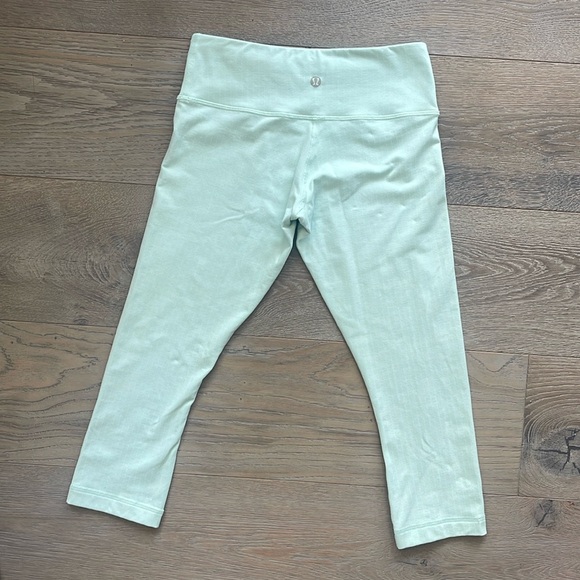 Lululemon Wunder Under Cropped Mint w/Subtle White Stripes Leggings 4 Dot - Picture 2 of 5